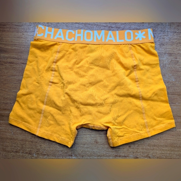 Men's Yellow shorts - Picture 2 of 2